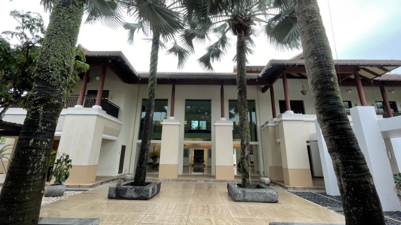 9 Bed Good Class Bungalow for Rent in Brizay Park