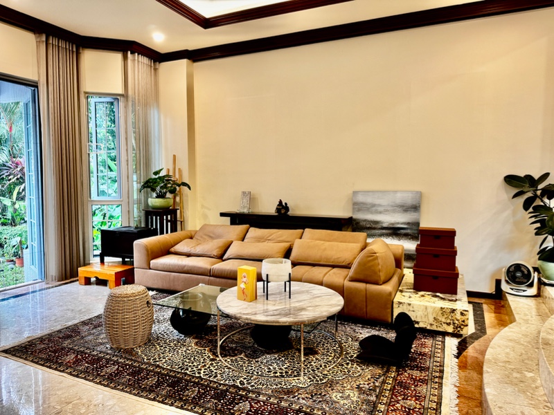 Best buy bungalows in Trevose area, 10mins walk to MRT, wide frontage